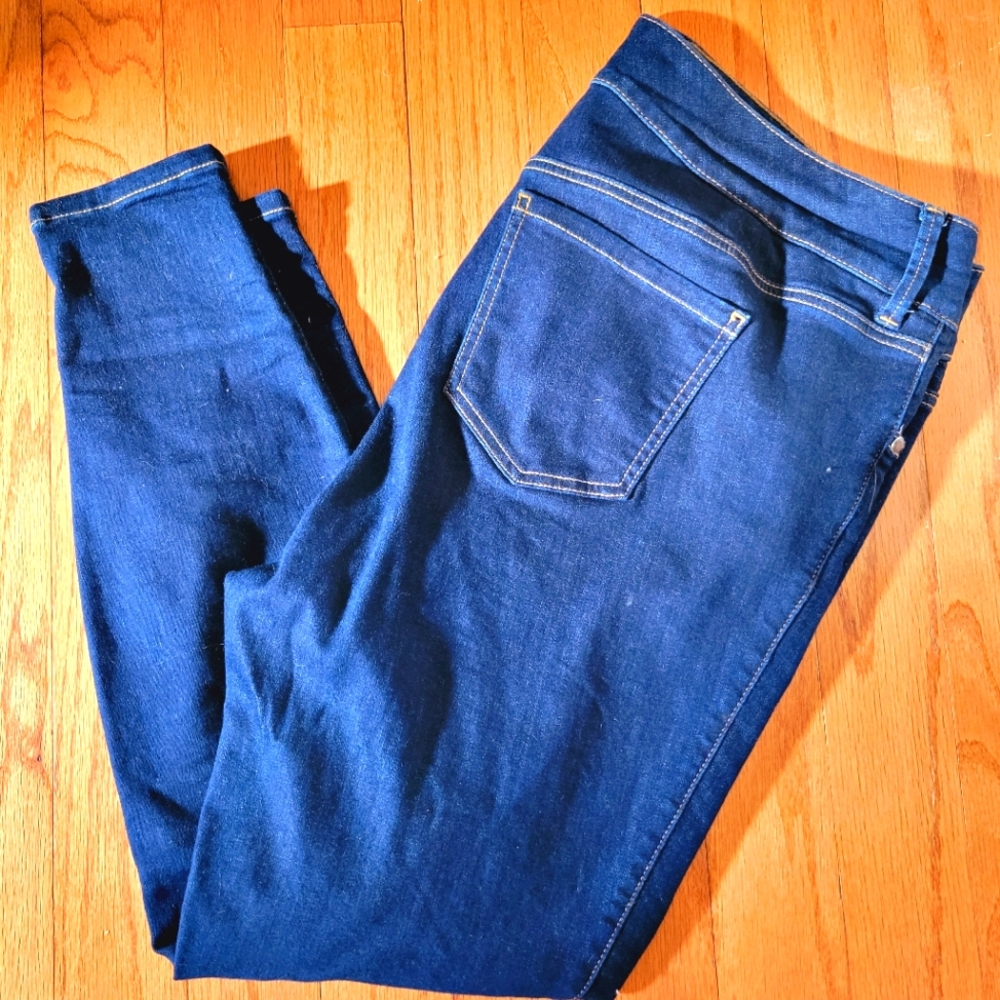 TORRID Women's Blue STRETCH Jeggings Jeans SUPER soft